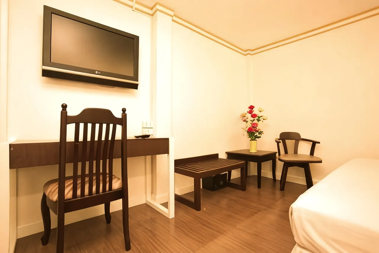 0581h12000o5bdr6vBA32_W_1280_853_R5